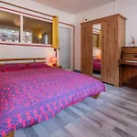 In The Center Of With Views Of Mont Blanc Апартаменти